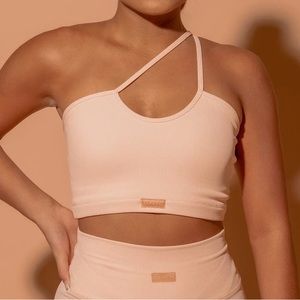 NWT Agent84 O.C. CROP / Sports Bra - in PEACHES & CREME Size Medium
